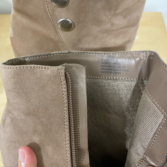 Booties - Picture 4 of 4